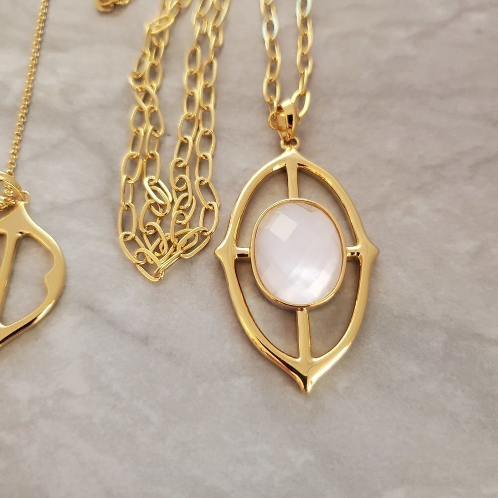 ✨ Stella and Dot Mother of Pearl Fortuna Set Charm Pendant Minimalist Necklace ✨ - Picture 7 of 10